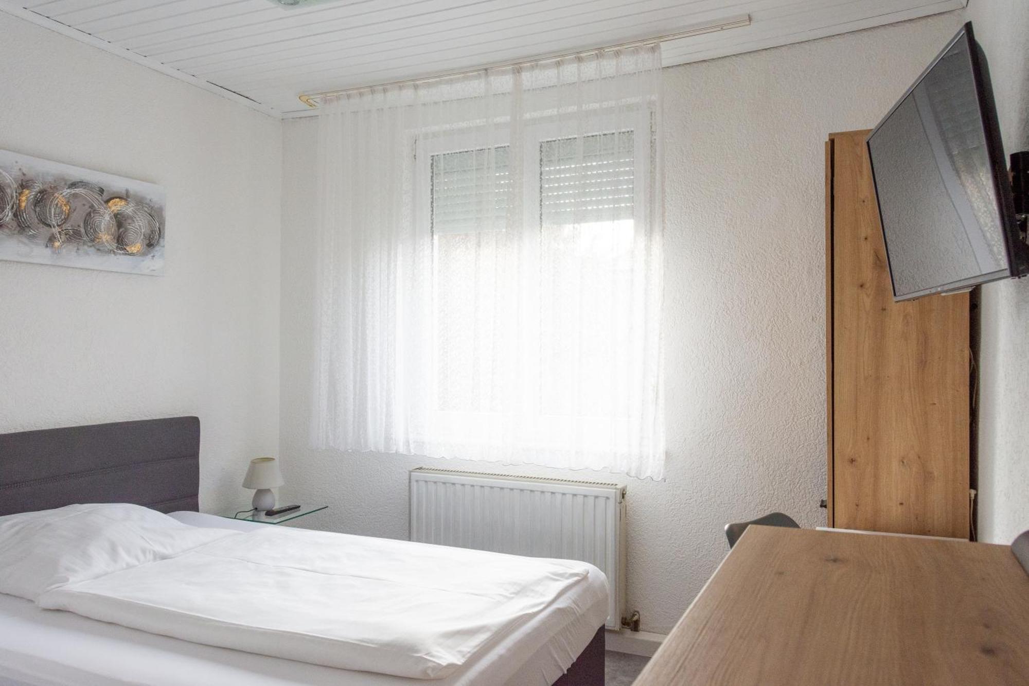 Hotel-Cocco-Bello In Der Villa Foret 路德维希堡 外观 照片