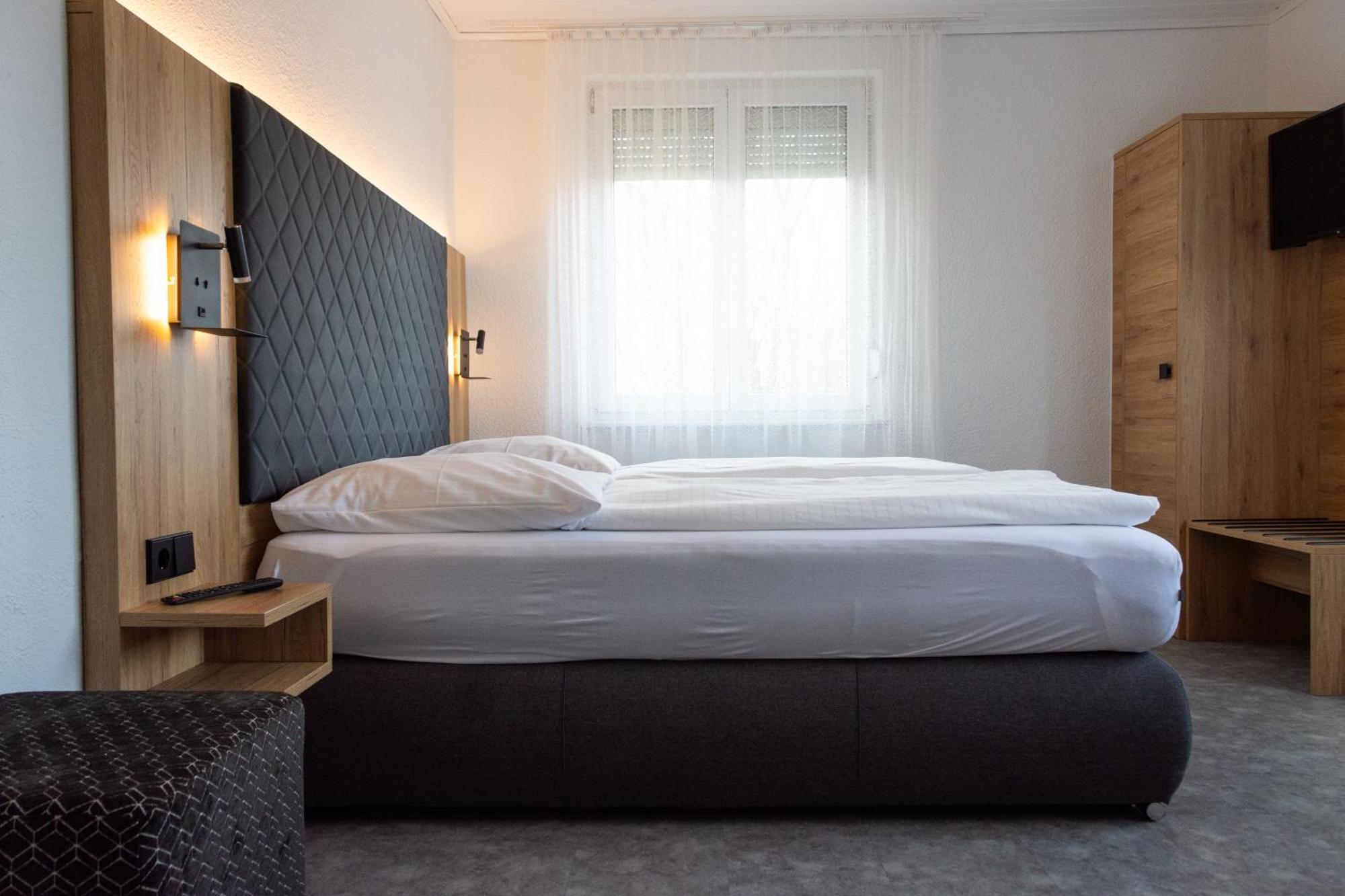 Hotel-Cocco-Bello In Der Villa Foret 路德维希堡 外观 照片
