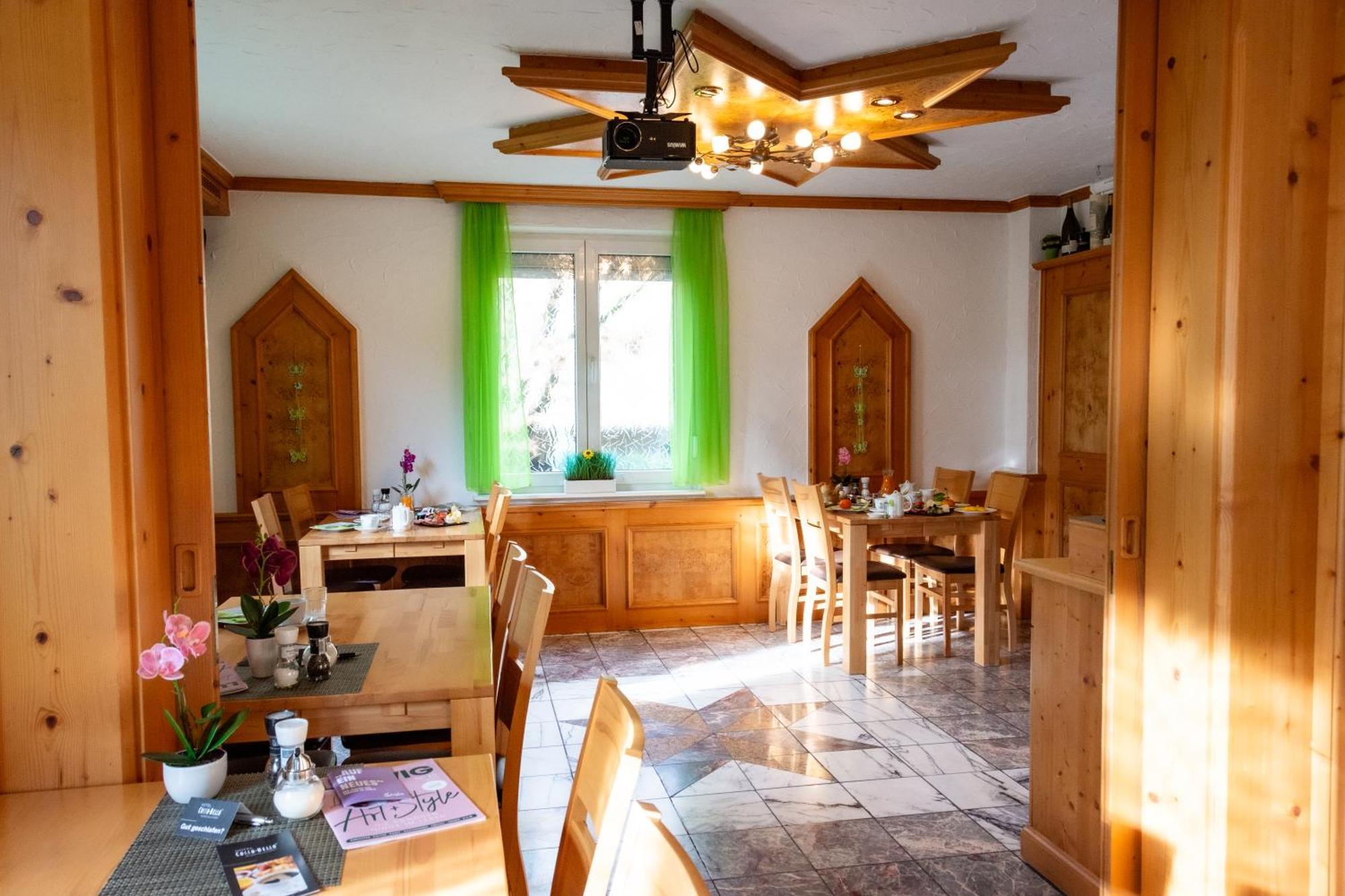 Hotel-Cocco-Bello In Der Villa Foret 路德维希堡 外观 照片